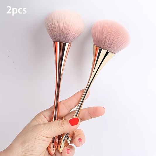 Small and slender makeup brush with ultra-soft bristles