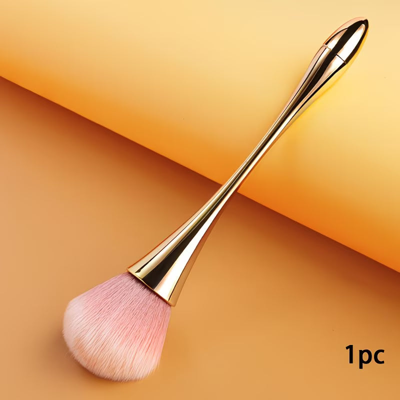 Small and slender makeup brush with ultra-soft bristles