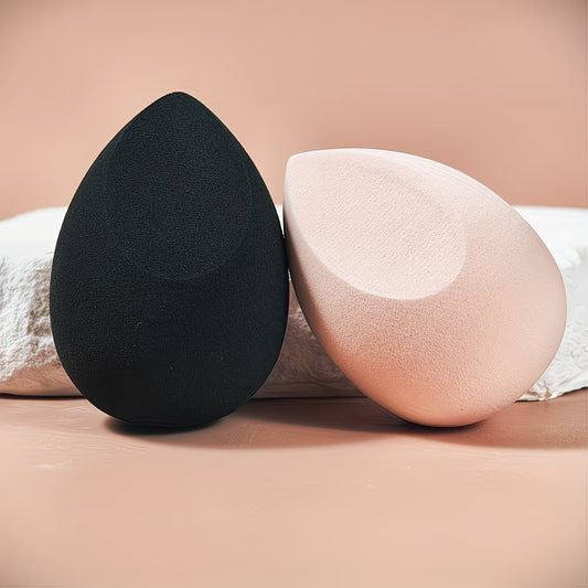 Ultra-soft makeup sponge, usable both wet and dry.