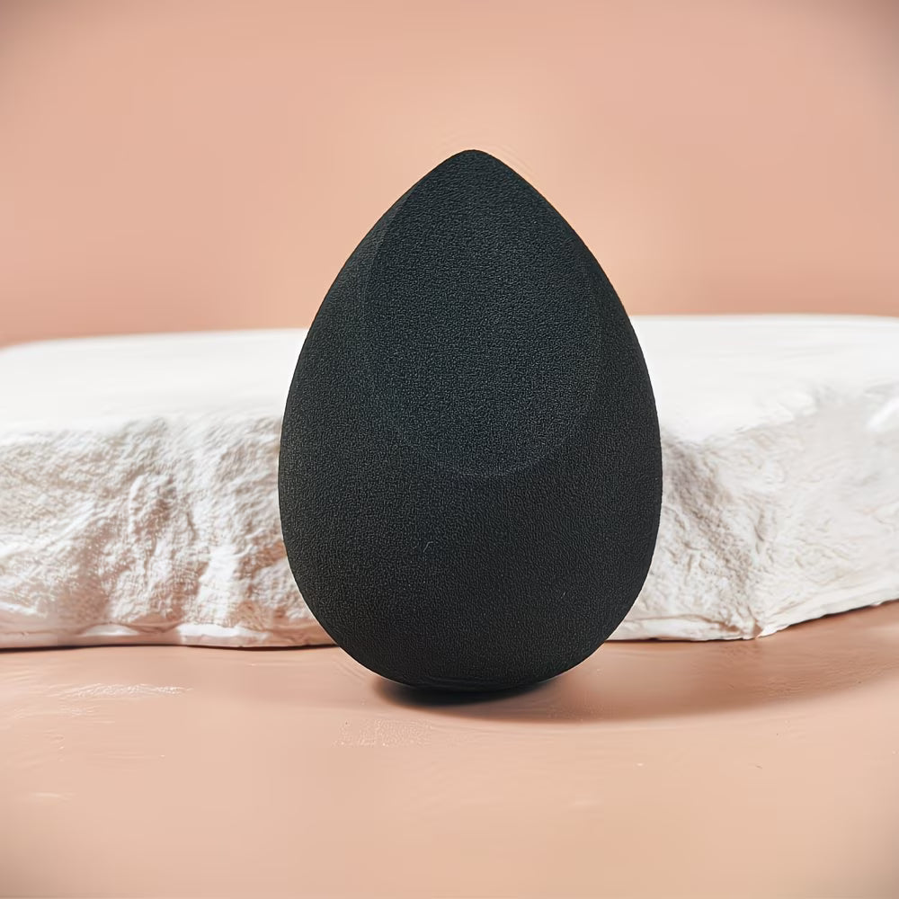 Ultra-soft makeup sponge, usable both wet and dry.