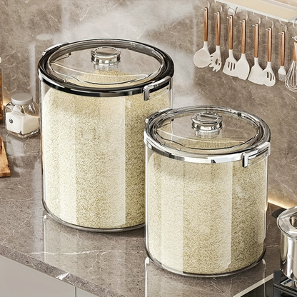 Sealed food storage containers, available in three sizes: 15 kg / 10 kg / 5 kg
