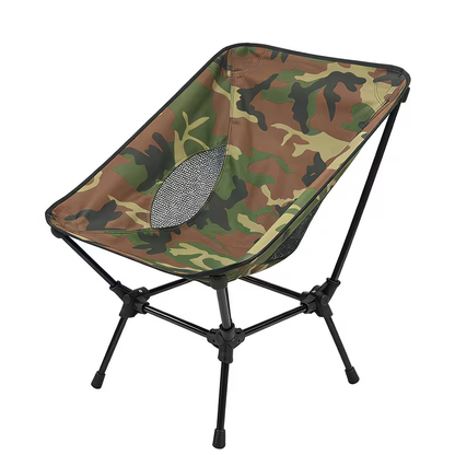 Camouflage folding chair, suitable for camping, made of breathable mesh fabric.